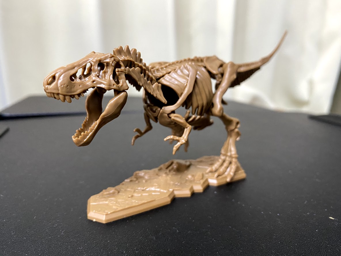ティラノザウルス 恐竜骨格 リアル塗装 完成品 バンダイ プラモデル 化石